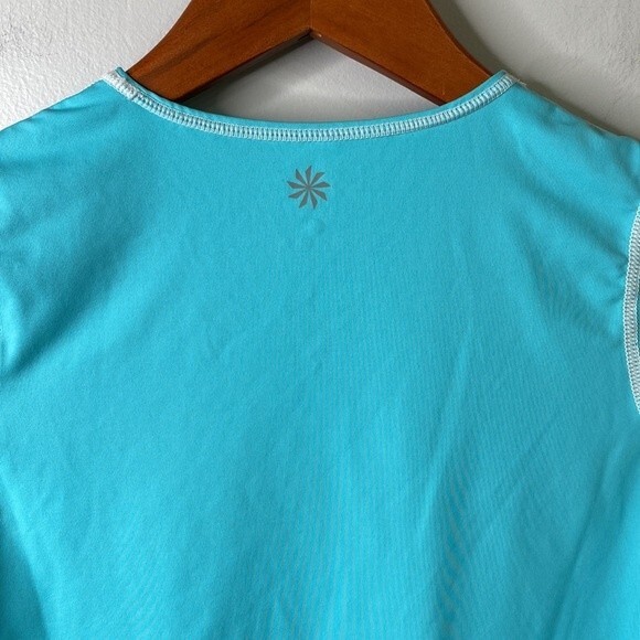 Athleta Summer Shade Rash Guard Top Aqua Blue Short Sleeves Water Sports Beach - Picture 6 of 16